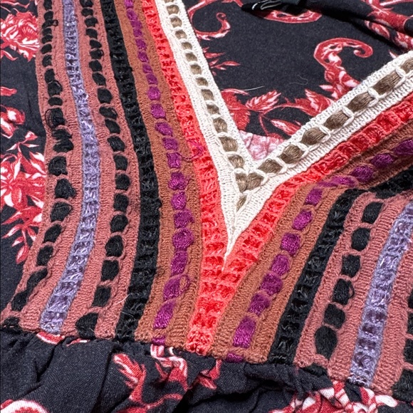 Anthro | Blank London | Boho Floral Stephanie Top in Black & Red Size L Large - Picture 4 of 12